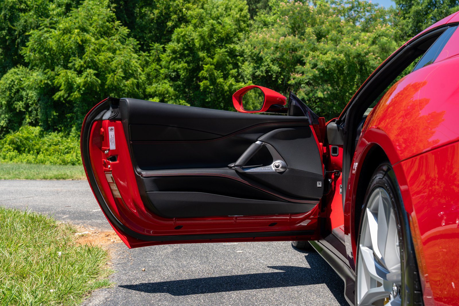 Used 2022 Ferrari 812 GTS RWD image 27