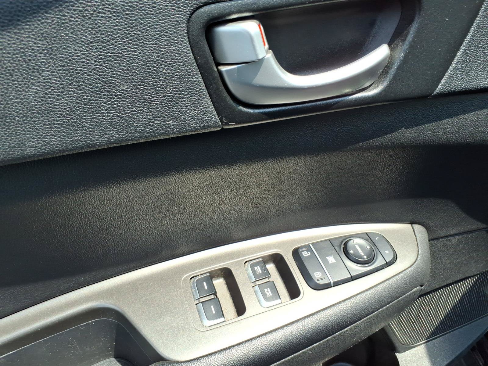 Used 2020 Kia Optima SE FWD image 12