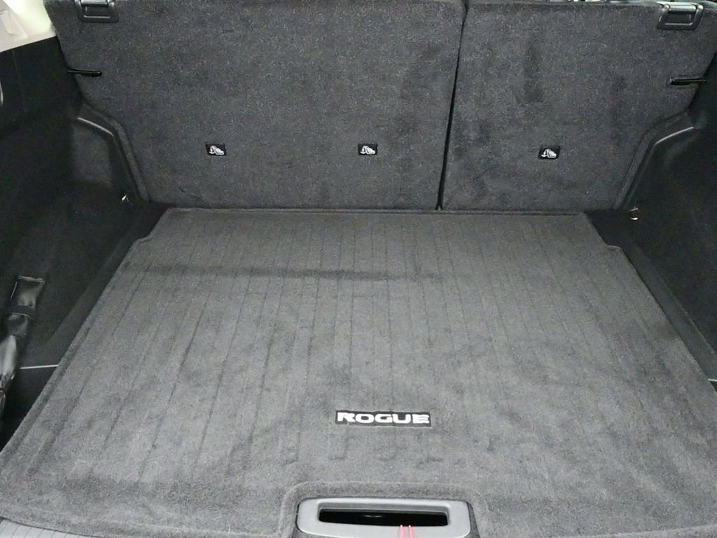 Used 2023 Nissan Rogue S image 9