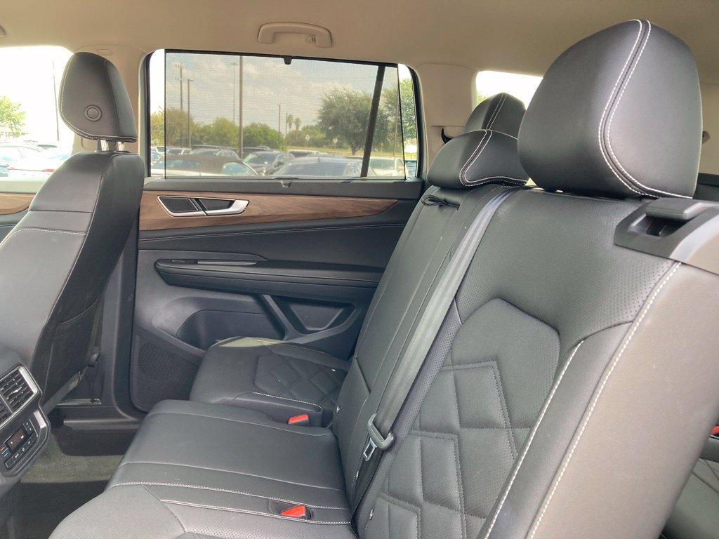 Used 2026 Volkswagen Atlas SE AWD/4WD image 13