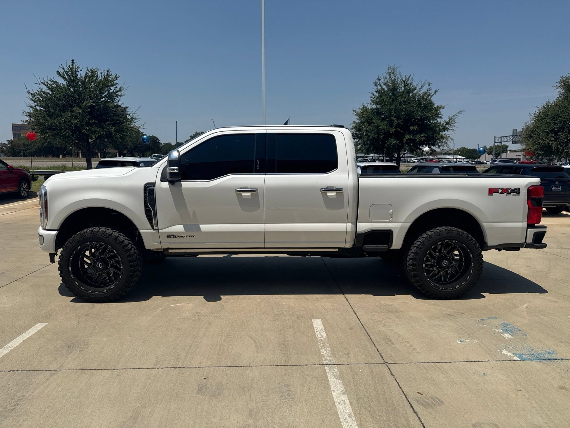 Used 2024 Ford F250 Platinum w/ FX4 Off-Road Package AWD/4WD image 3