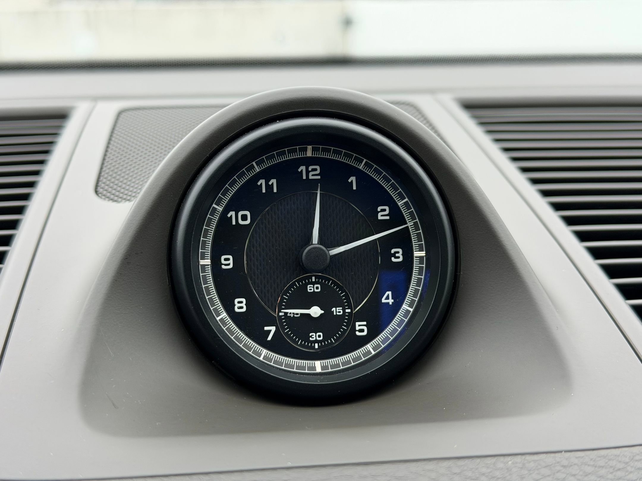 Certified 2023 Porsche Macan image 32