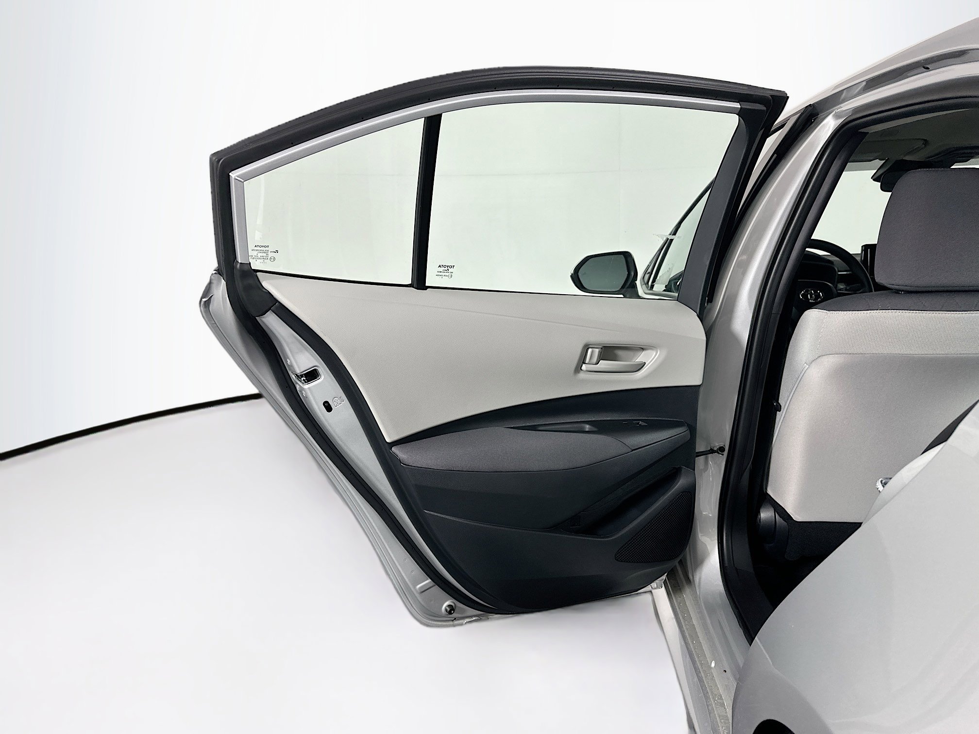 Used 2026 Toyota Corolla LE FWD image 26