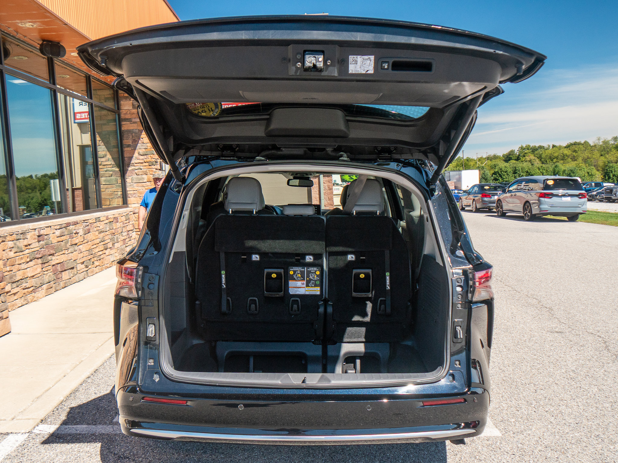 Used 2022 Toyota Sienna Limited AWD/4WD image 33