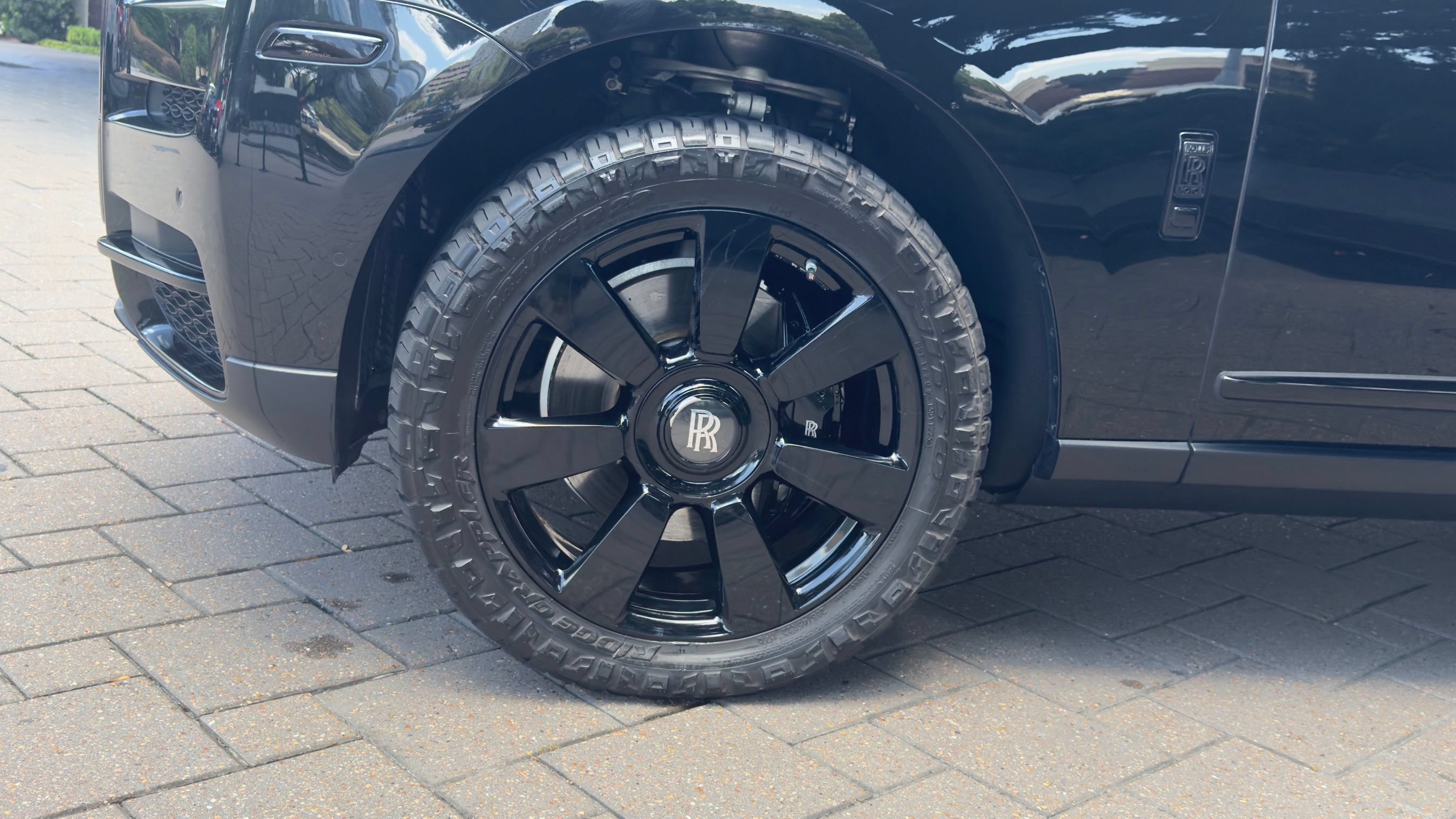 Used 2023 Rolls-Royce Cullinan AWD/4WD image 6