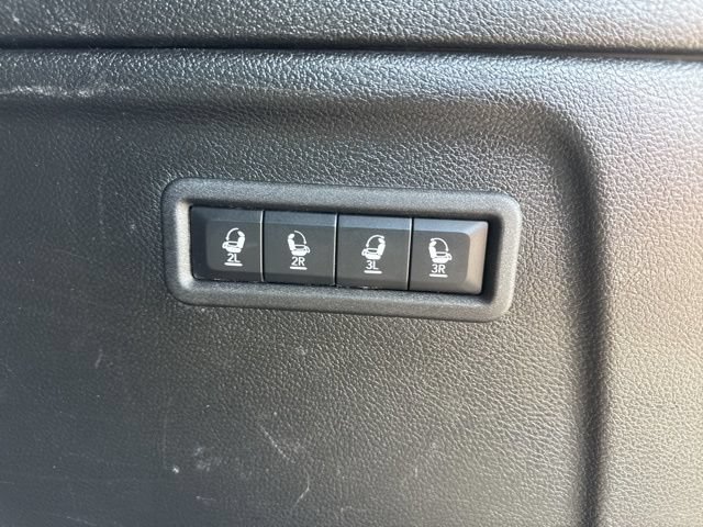 Used 2024 Jeep Wagoneer L Series II w/ Flexible Seating Group AWD/4WD image 13