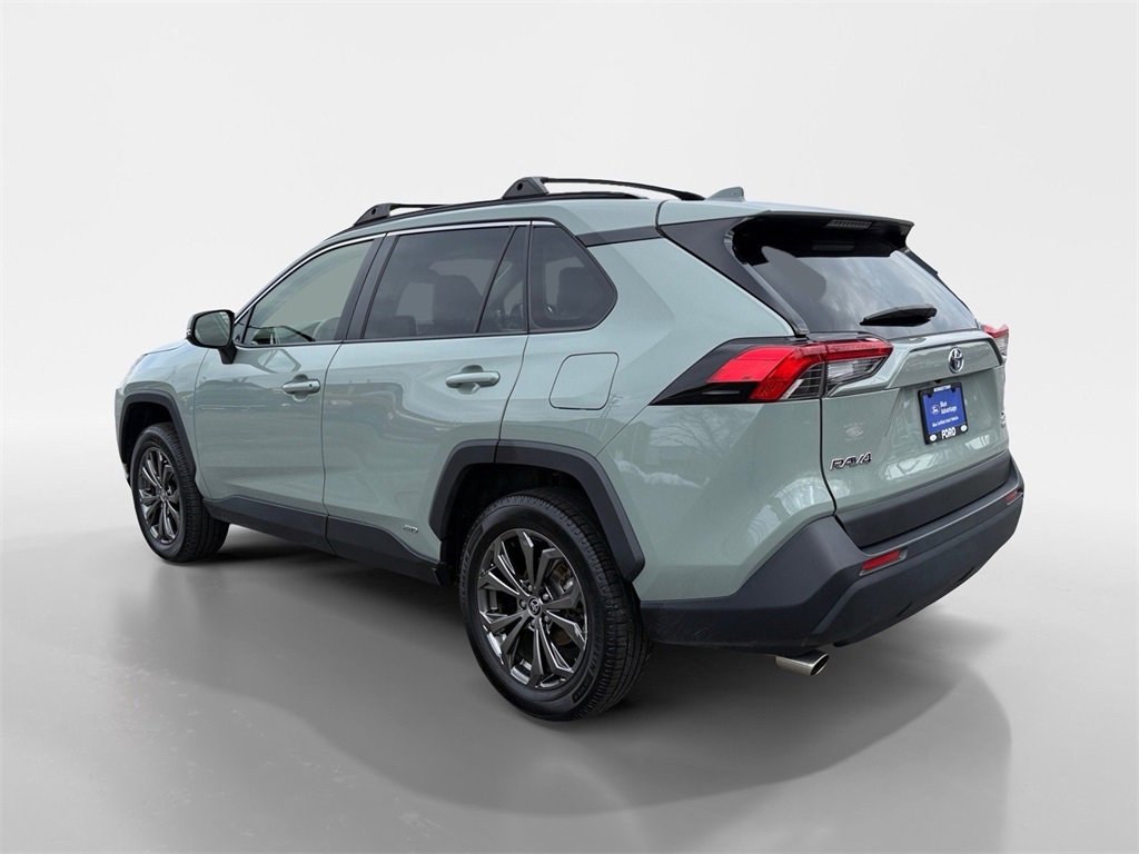 Used 2023 Toyota RAV4 XLE Premium image 4