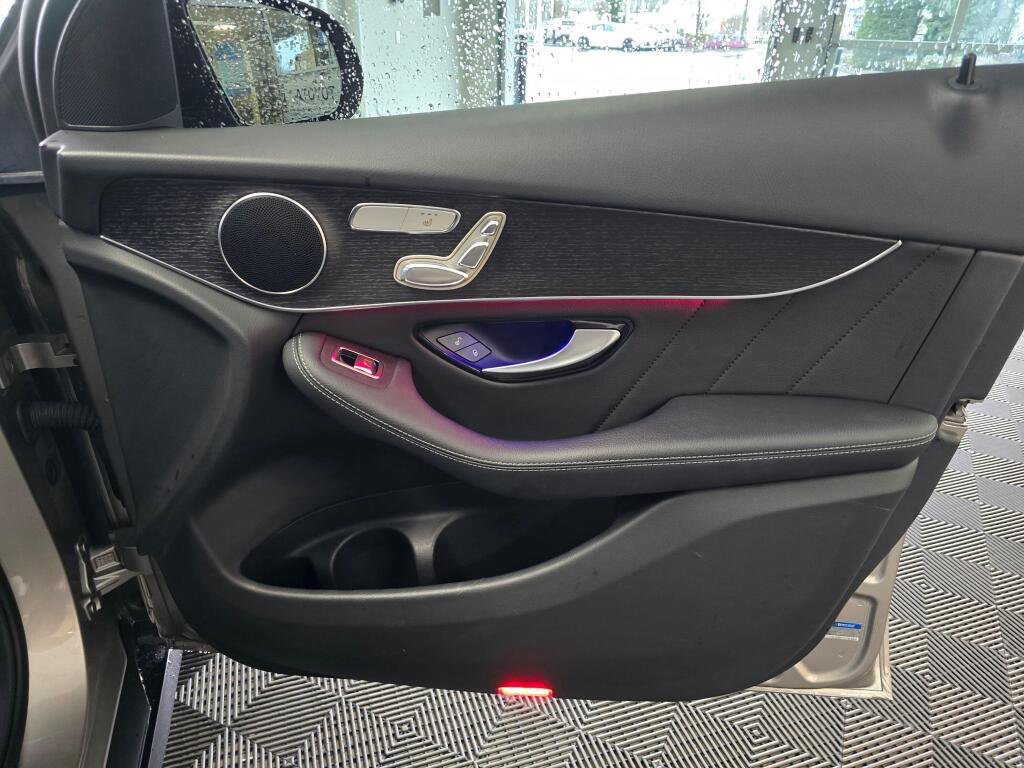 Used 2022 Mercedes-Benz GLC 300 4MATIC image 46