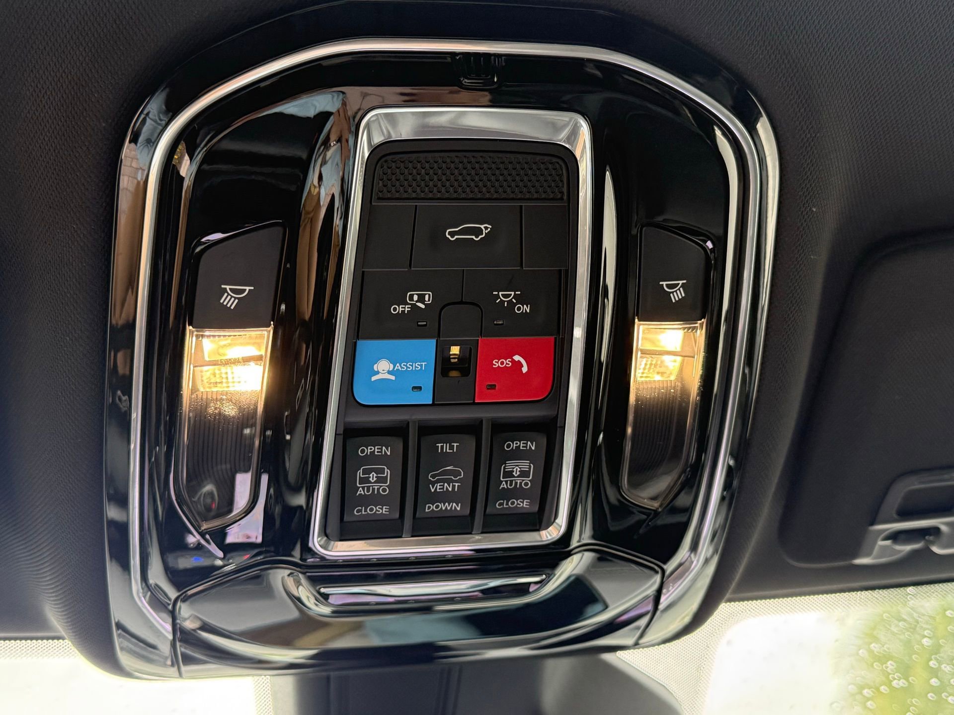 Used 2022 Jeep Grand Cherokee Overland w/ Advanced Protech Group III image 47