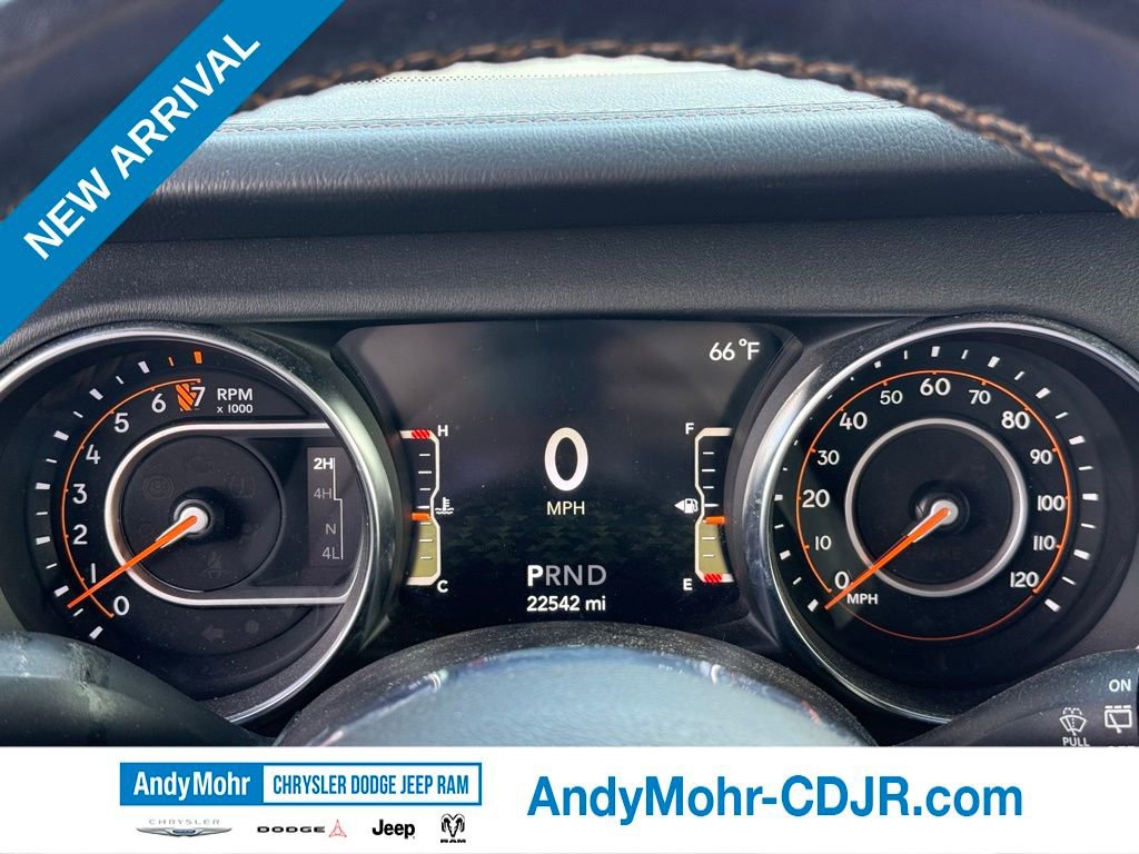 Used 2022 Jeep Wrangler Unlimited Sahara AWD/4WD image 9