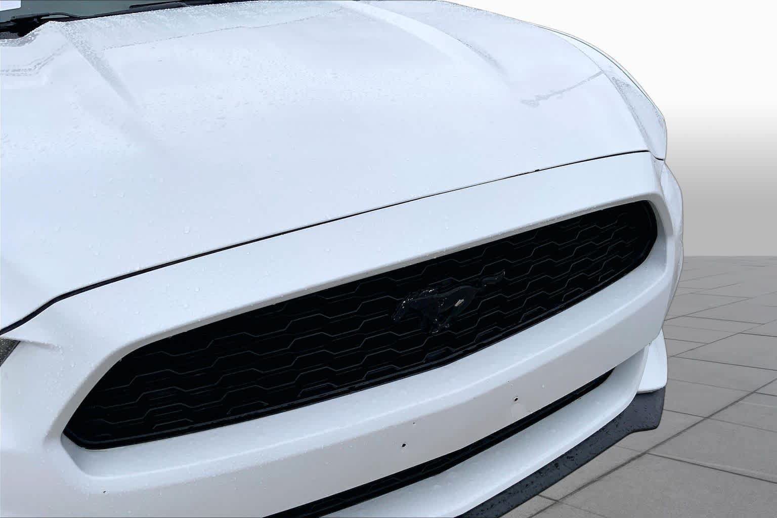 Used 2015 Ford Mustang Coupe RWD image 25