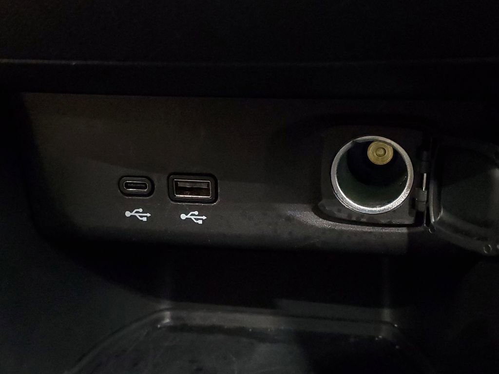 Used 2025 Buick Envista Sport Touring image 21