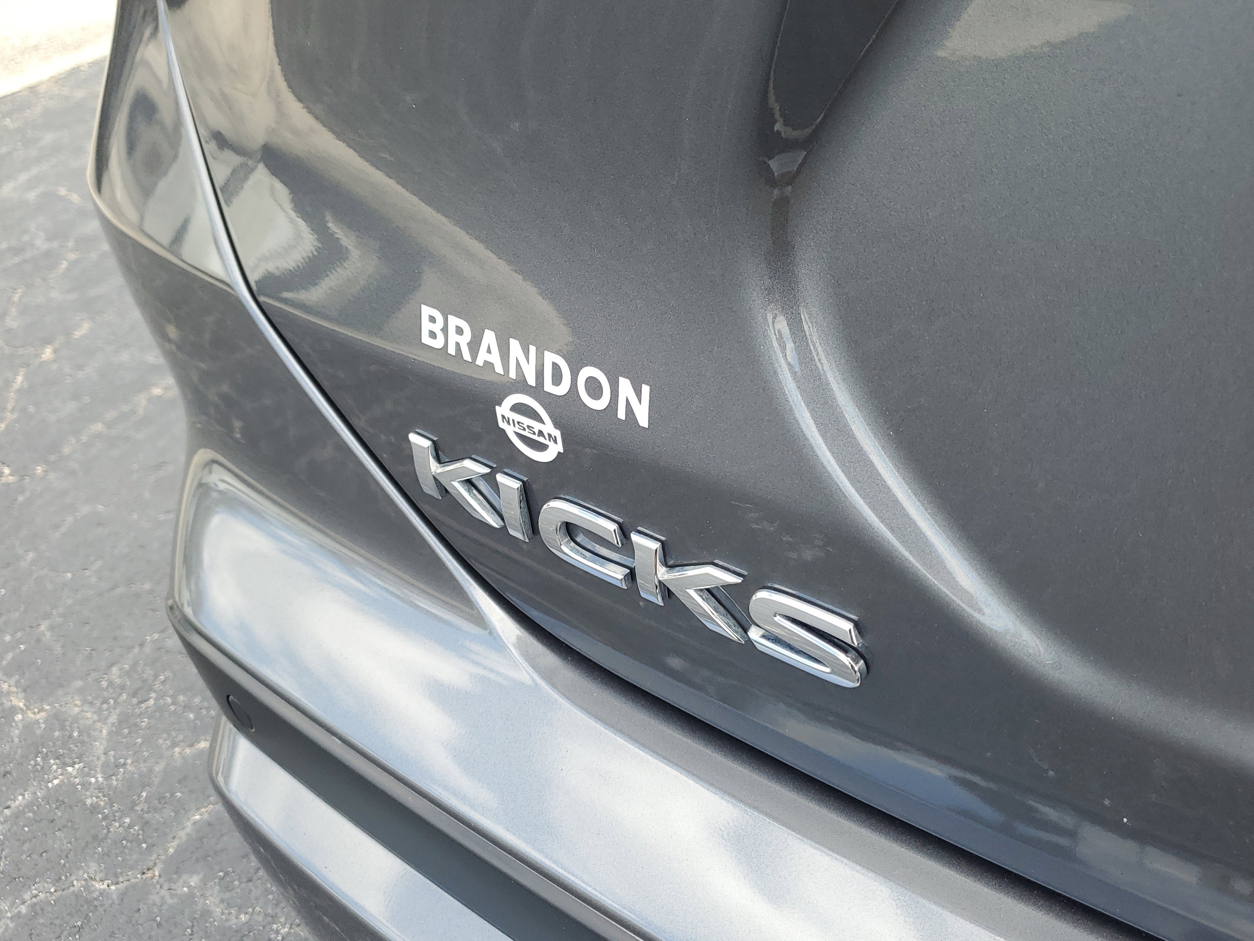 Used 2023 Nissan Kicks SR w/ SR Premium Package image 9