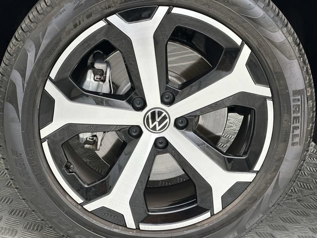 Certified 2025 Volkswagen Tiguan SE AWD/4WD image 11