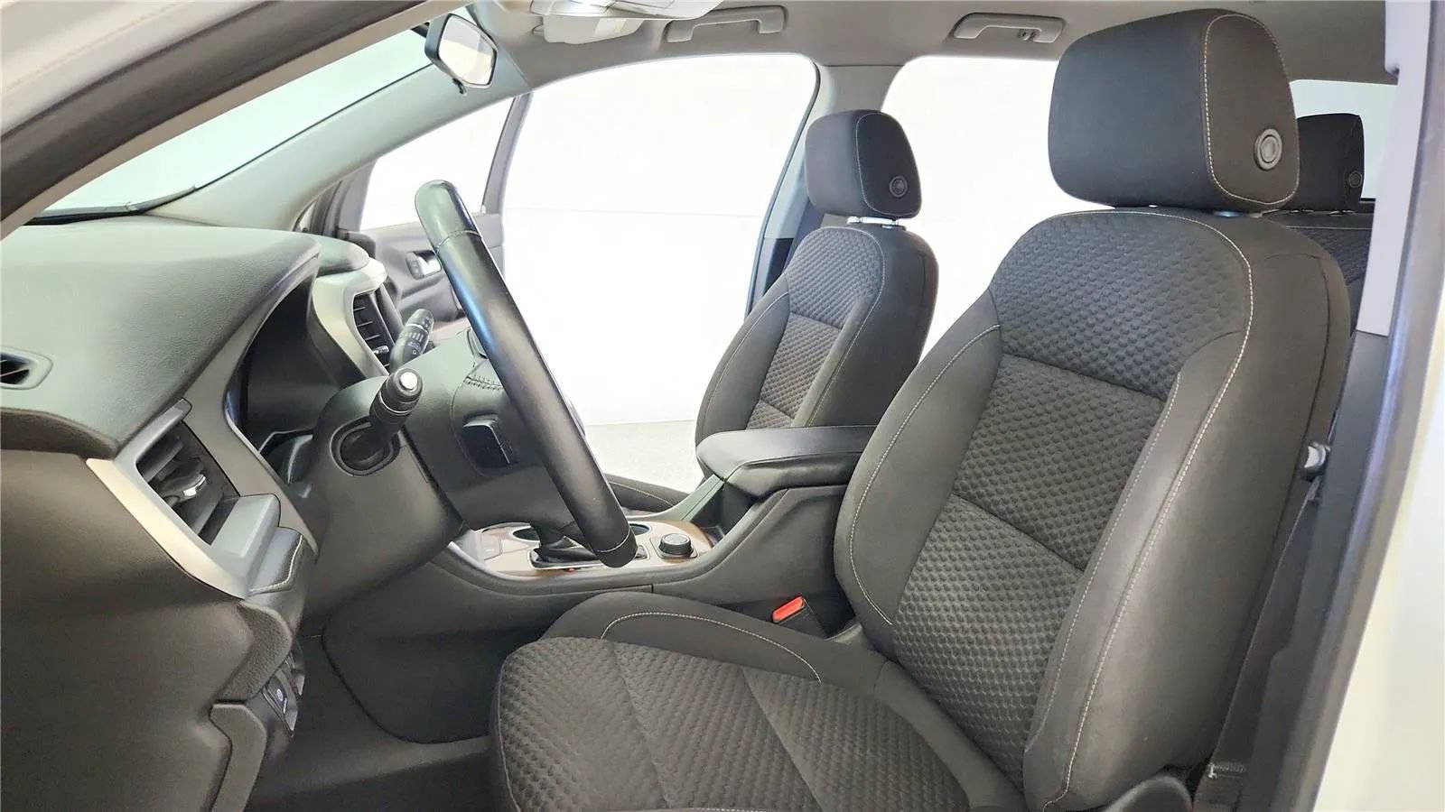 Used 2017 GMC Acadia SLE FWD image 27