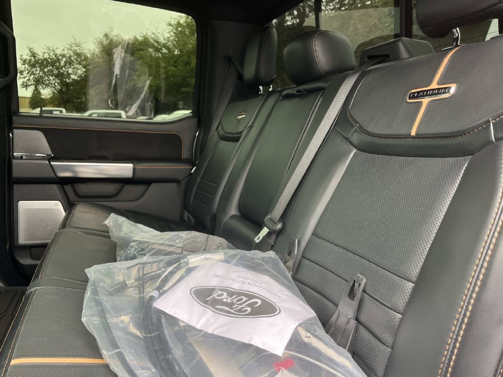 Used 2024 Ford F450 Platinum w/ FX4 Off-Road Package AWD/4WD image 28