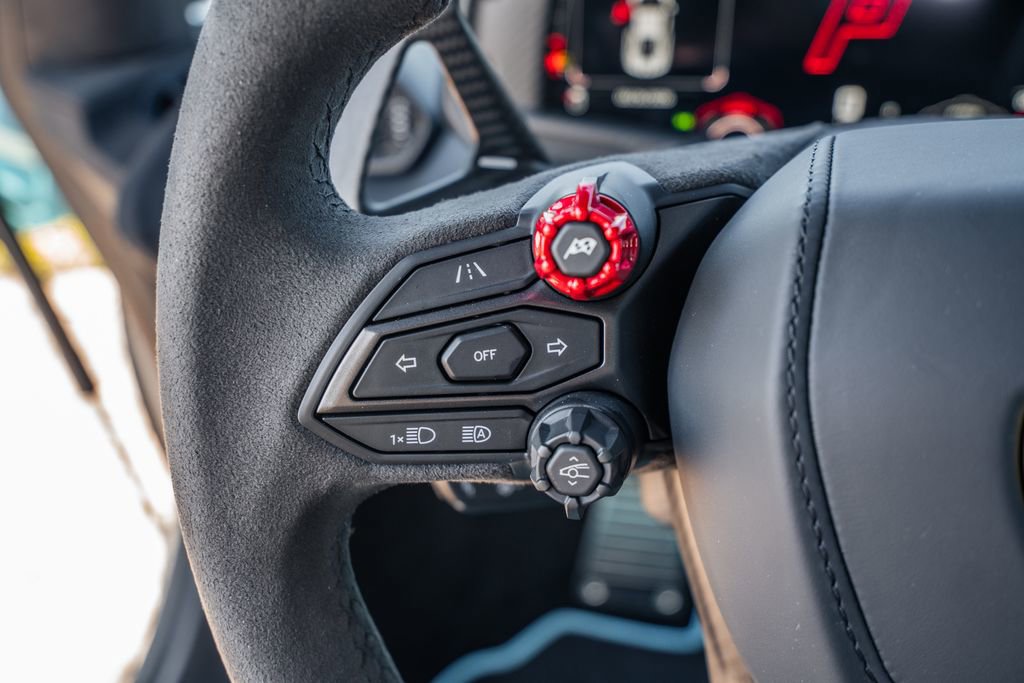 Used 2025 Lamborghini Revuelto image 24