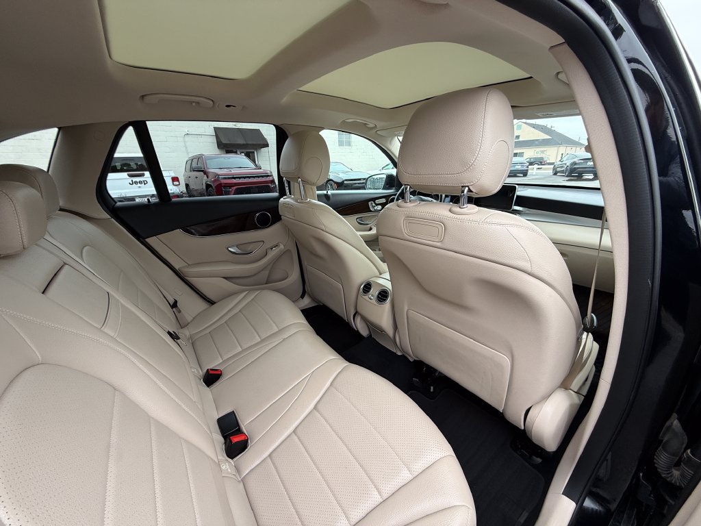 Used 2019 Mercedes-Benz GLC 300 image 18