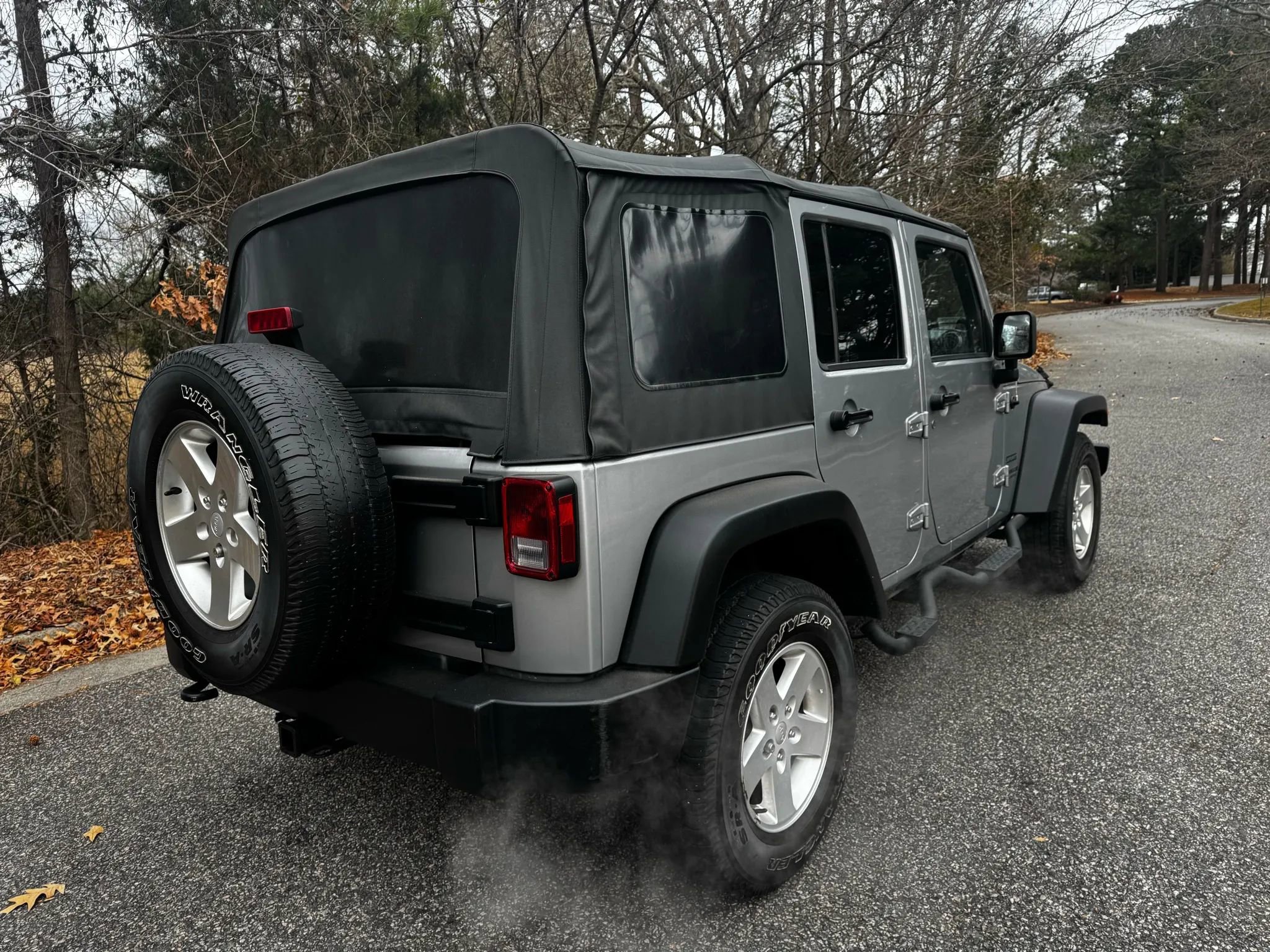 Used 2013 Jeep Wrangler Unlimited Sport image 4