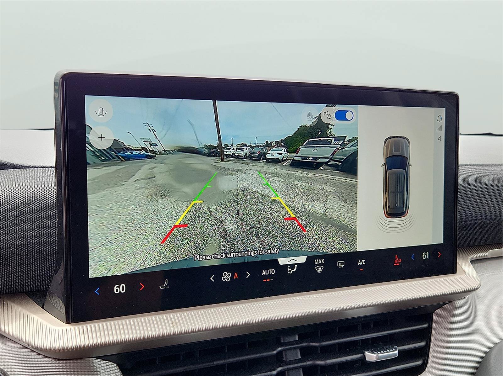 Certified 2025 Ford Explorer Active AWD/4WD image 15