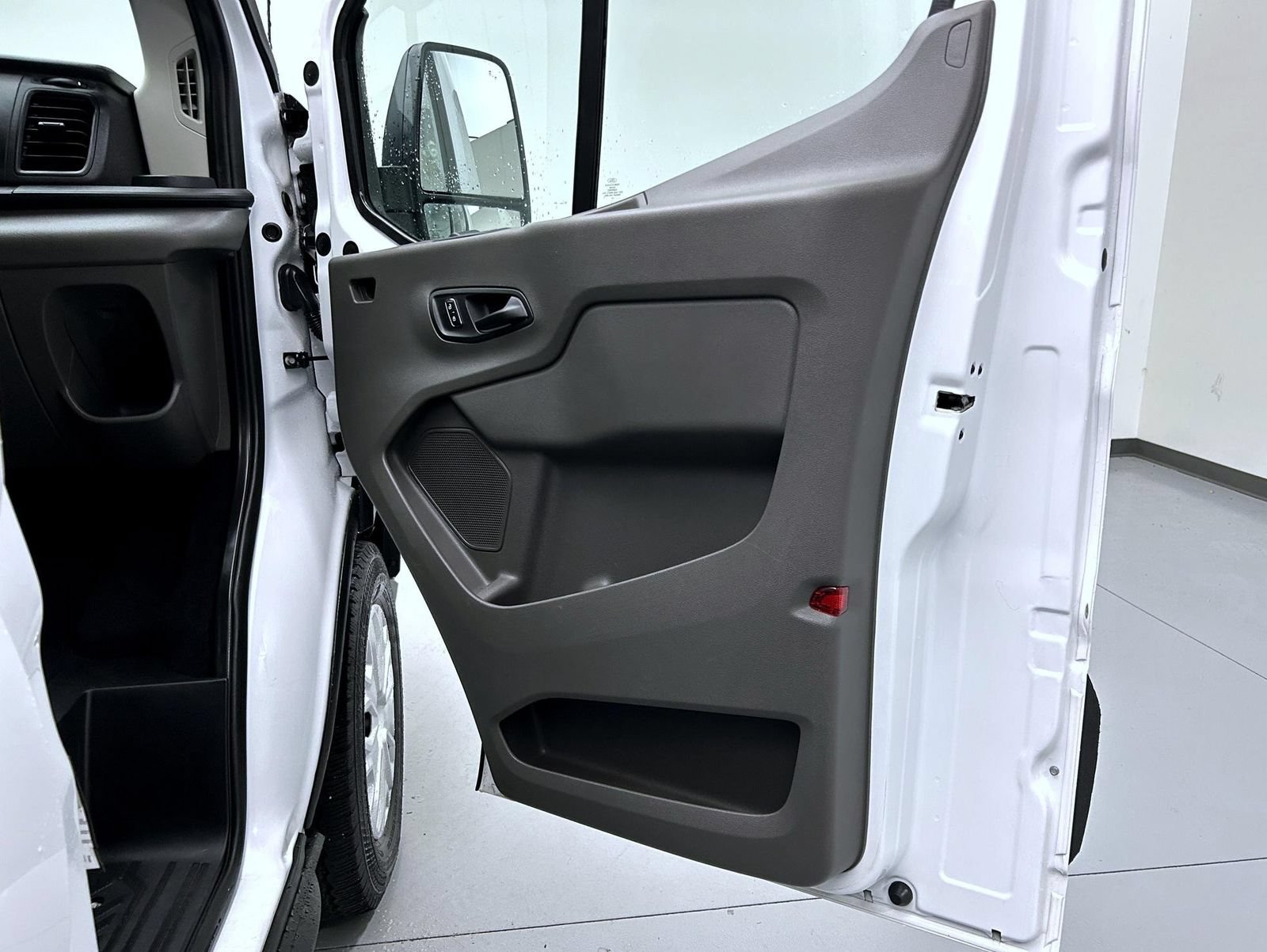 Used 2025 Ford Transit 350 XLT RWD image 16