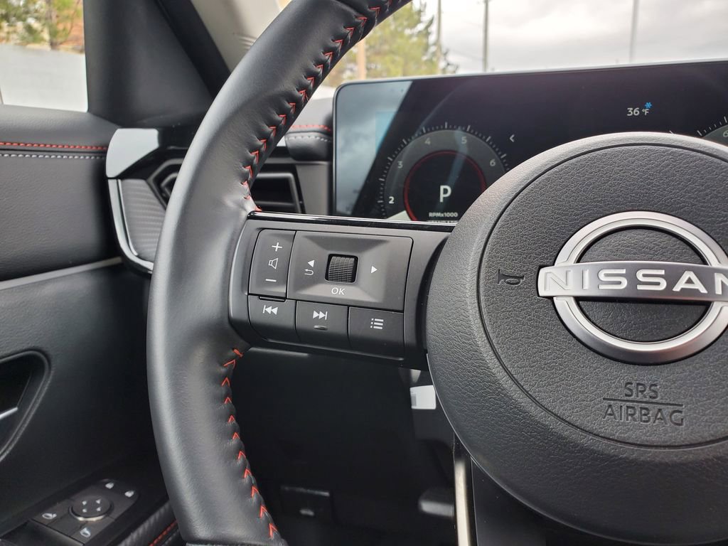 Used 2025 Nissan Kicks SR AWD/4WD image 18