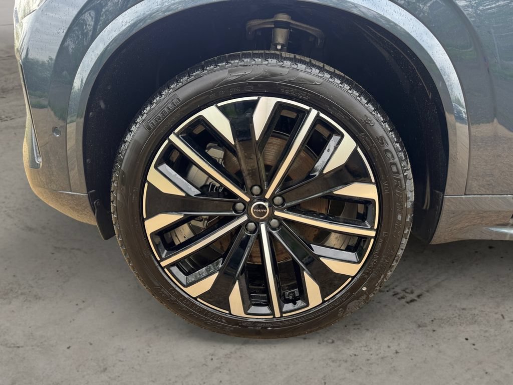New 2026 Volvo XC90 T8 Ultra w/ Protection Package Premier AWD/4WD image 7