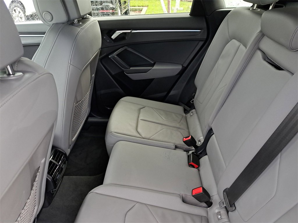Used 2023 Audi Q3 2.0T Premium Plus w/ Premium Plus Package image 27