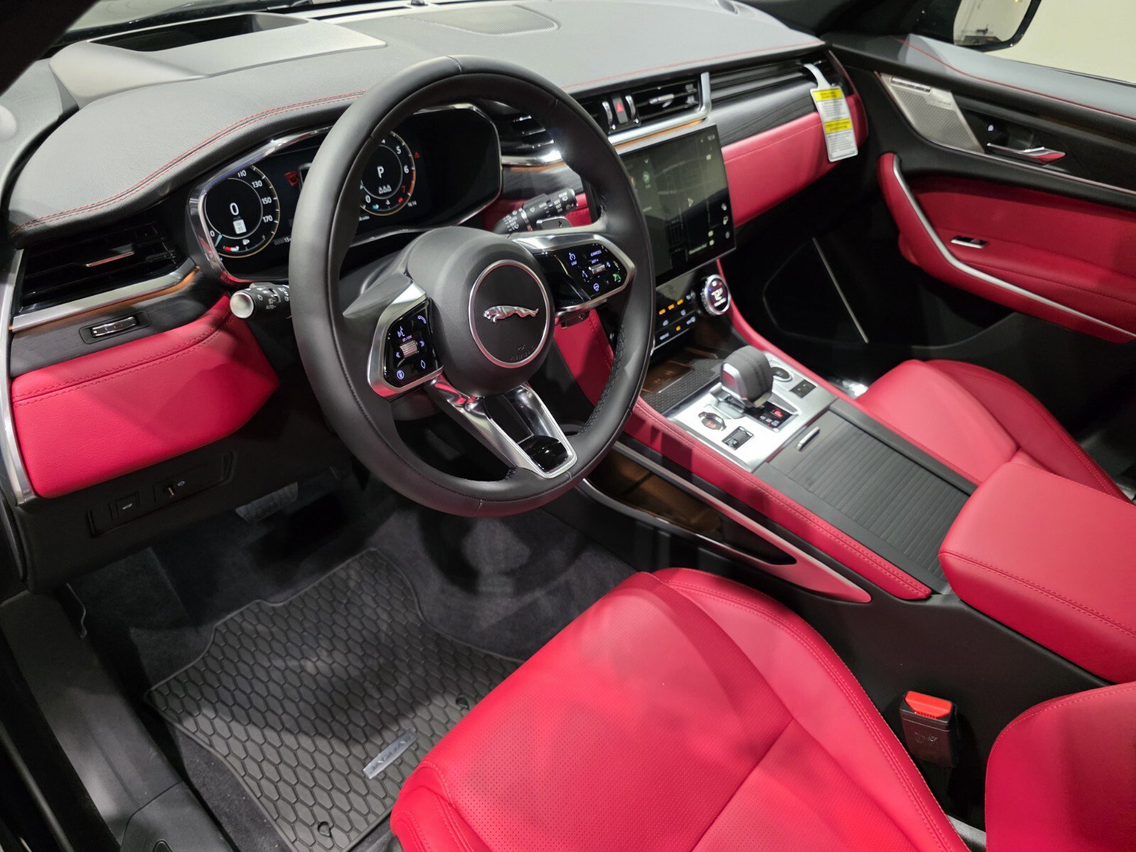New 2026 Jaguar F-PACE R-Dynamic S image 8
