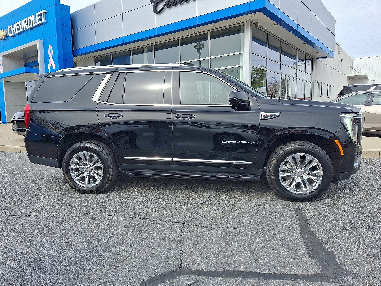 Certified 2025 GMC Yukon Denali image 7