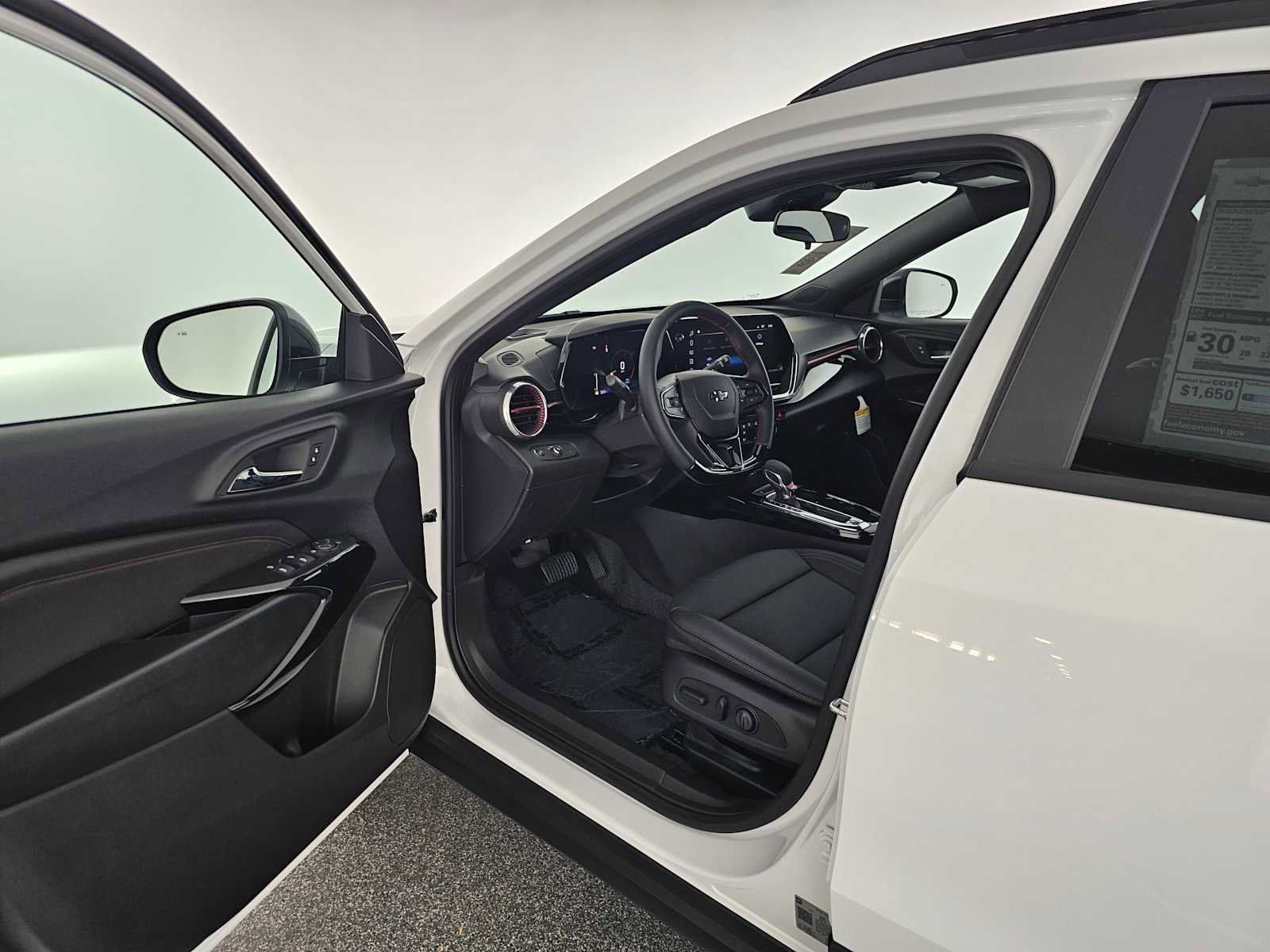 New 2026 Chevrolet Trax RS w/ Driver Confidence Package FWD image 19