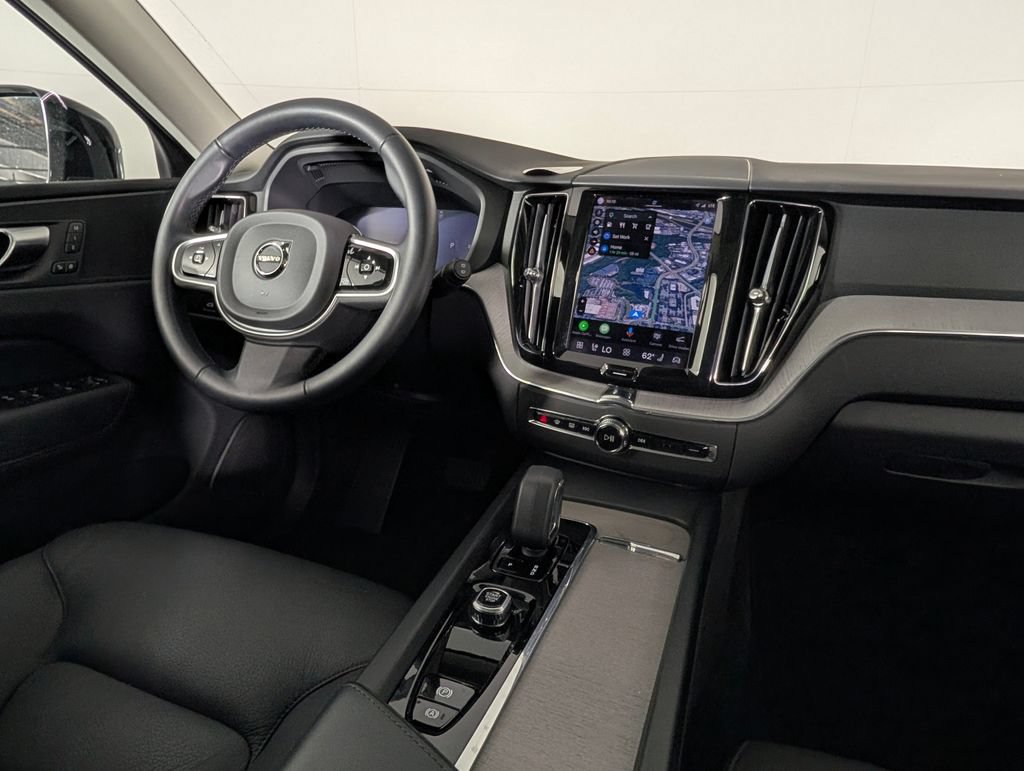 Used 2025 Volvo XC60 B5 Plus AWD/4WD image 22