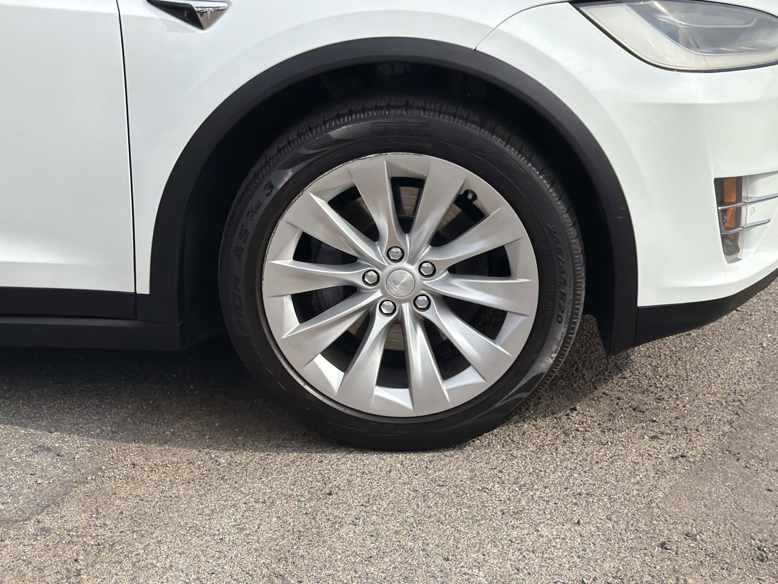 Used 2018 Tesla Model X 100D image 30