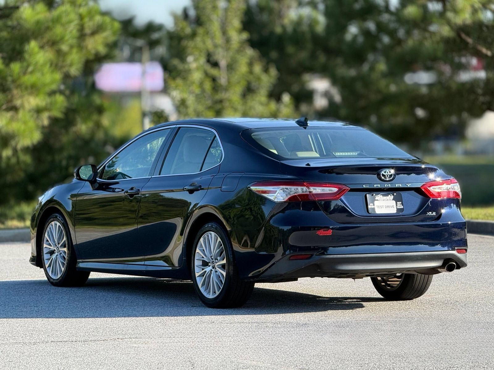 Used 2019 Toyota Camry XLE w/ Carpet Mat Package FWD image 10