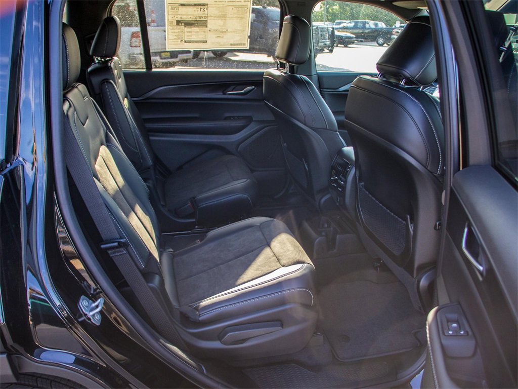 Used 2025 Jeep Grand Cherokee L Altitude image 20