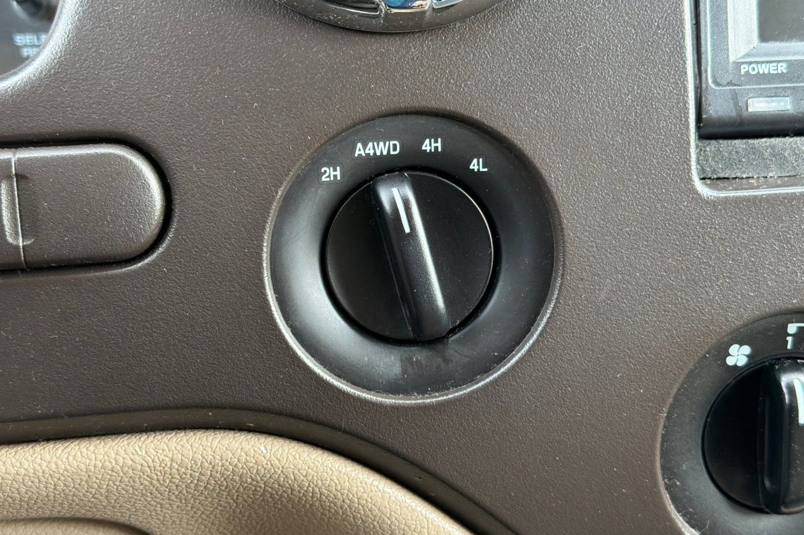 Used 2005 Ford Expedition XLT image 26