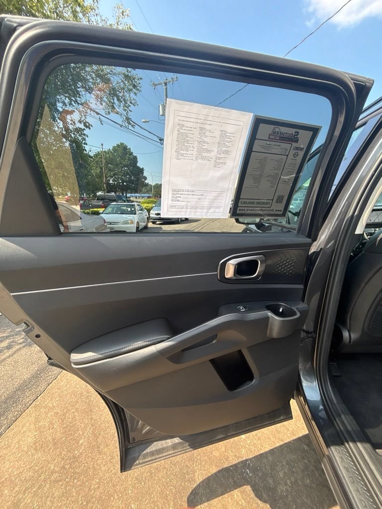 Used 2023 Kia Sorento S w/ Panoramic Sunroof Package FWD image 15