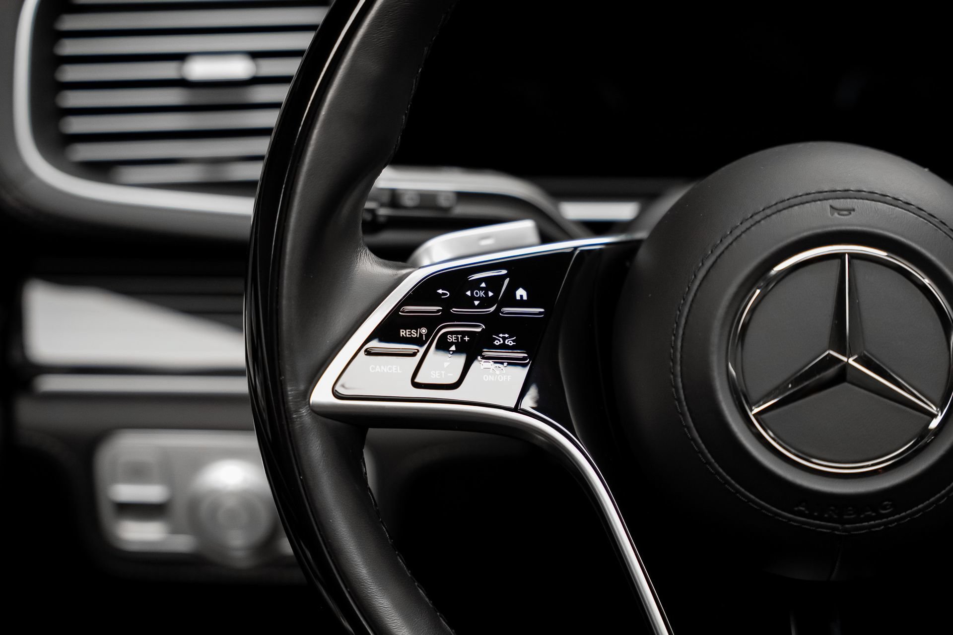 Used 2024 Mercedes-Benz Maybach GLS 600 4MATIC image 47