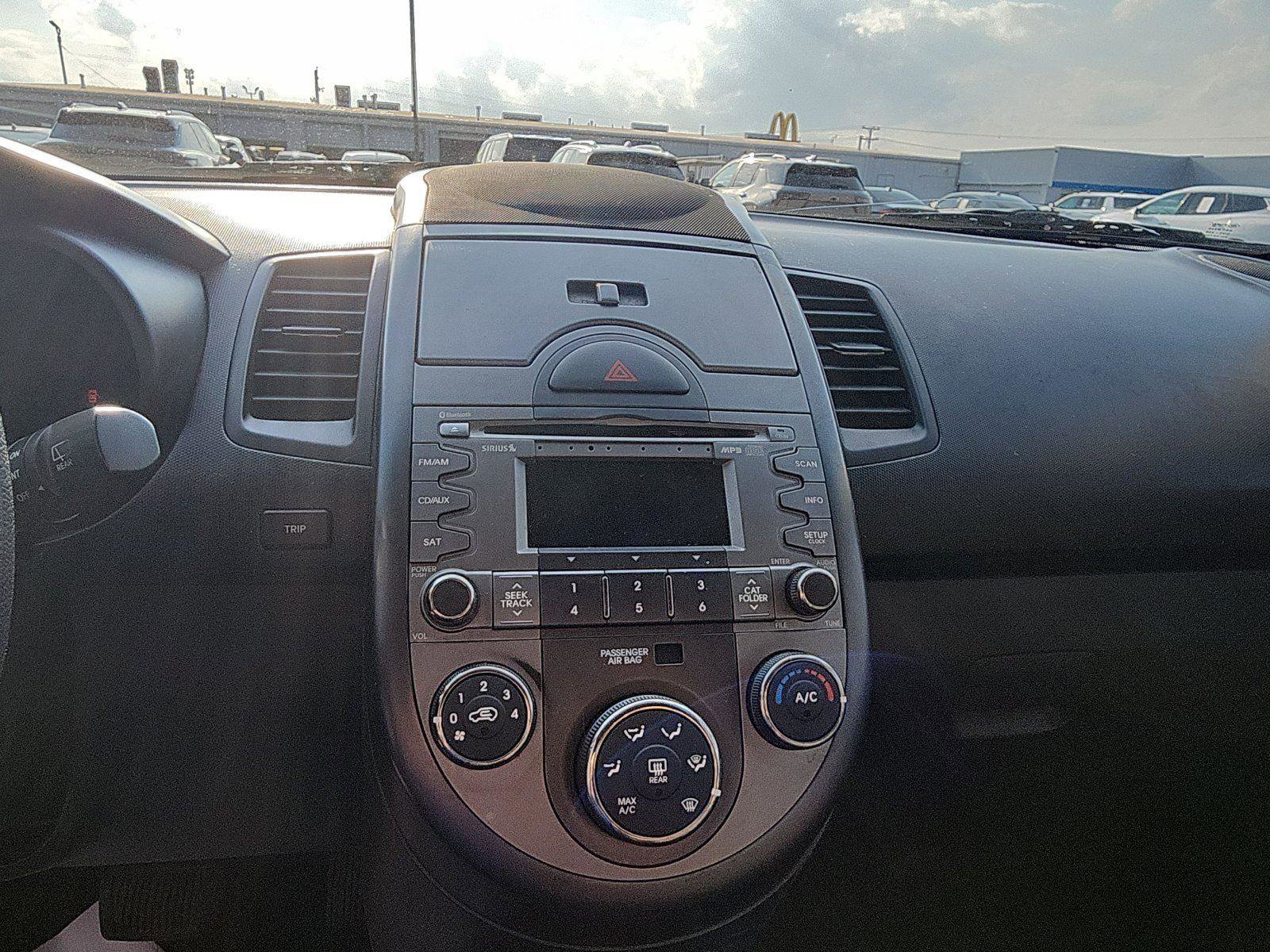 Used 2011 Kia Soul + w/ Audio Pkg image 13