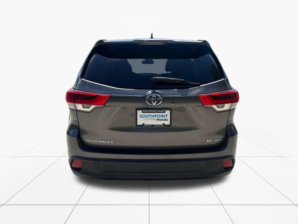 Used 2017 Toyota Highlander SE AWD/4WD image 7