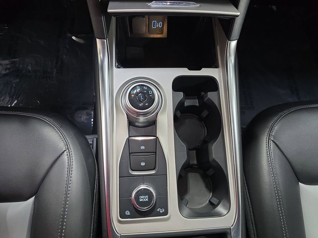Used 2023 Ford Explorer XLT w/ Equipment Group 202A image 27
