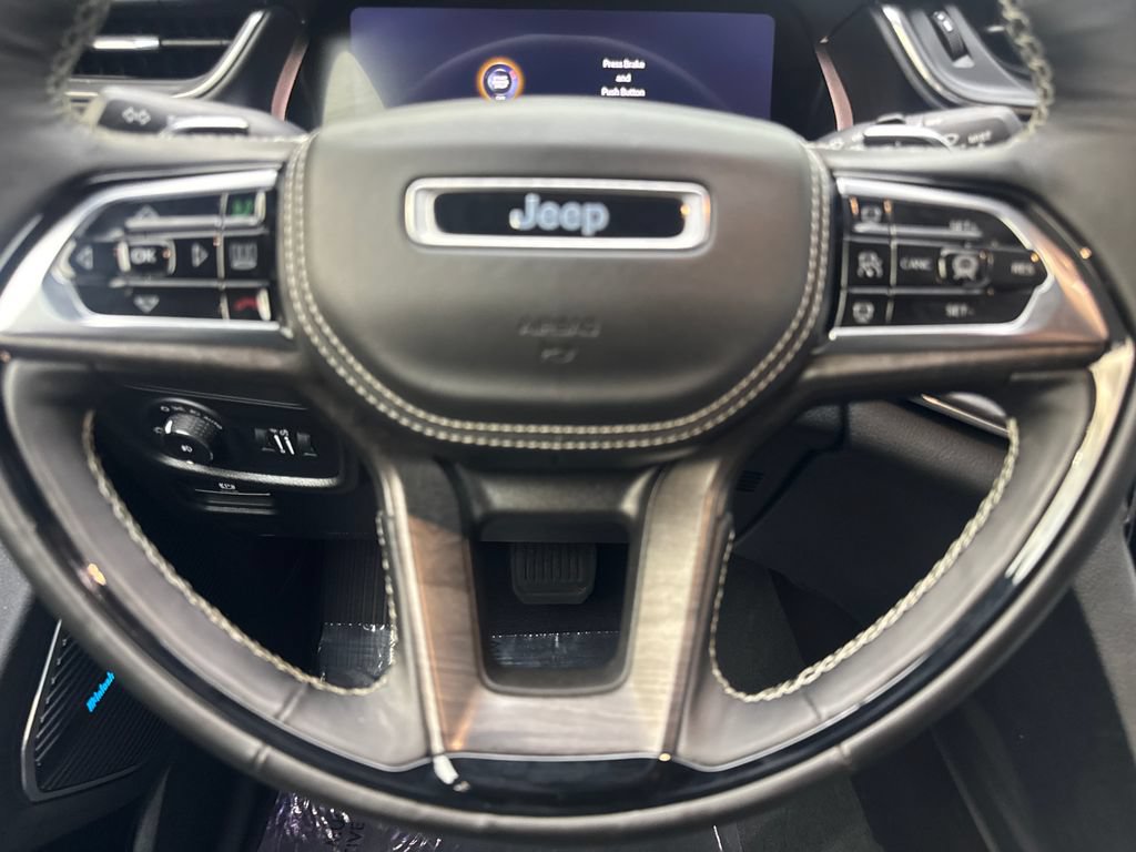 Used 2022 Jeep Grand Cherokee Overland w/ Advanced Protech Group III AWD/4WD image 58