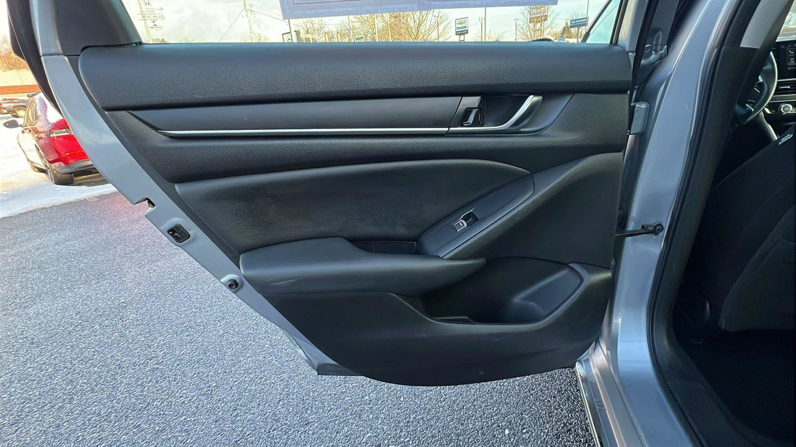 Used 2021 Honda Accord EX image 17