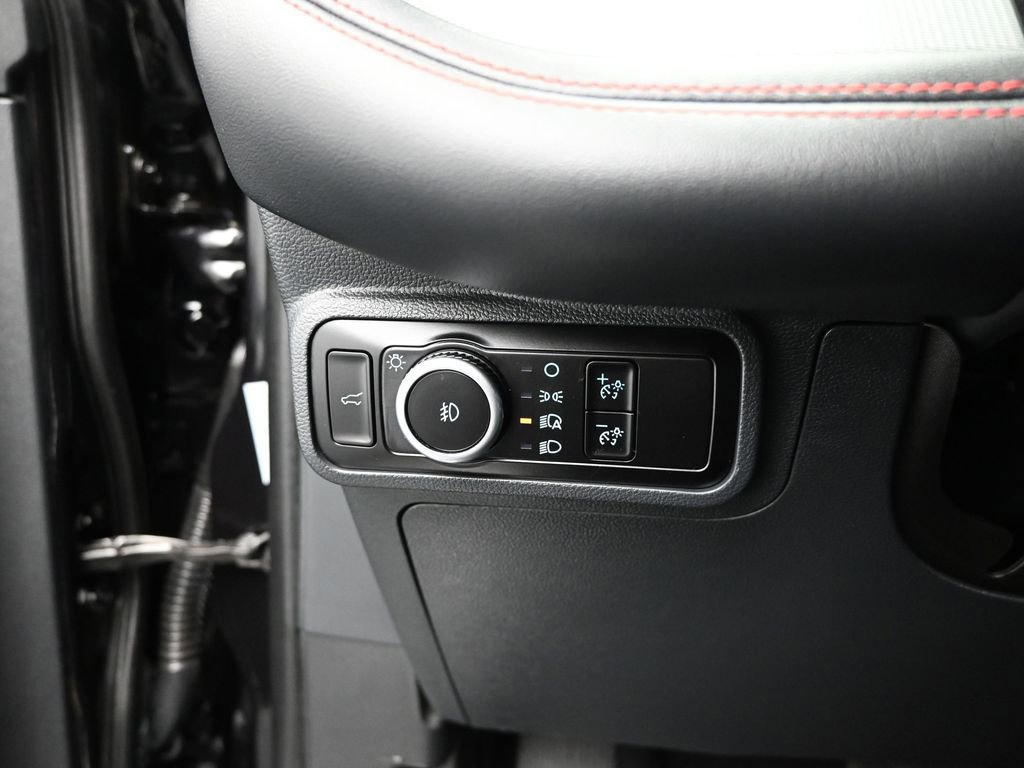 Used 2025 Ford Explorer ST-Line w/ ST-Line Street Pack image 13