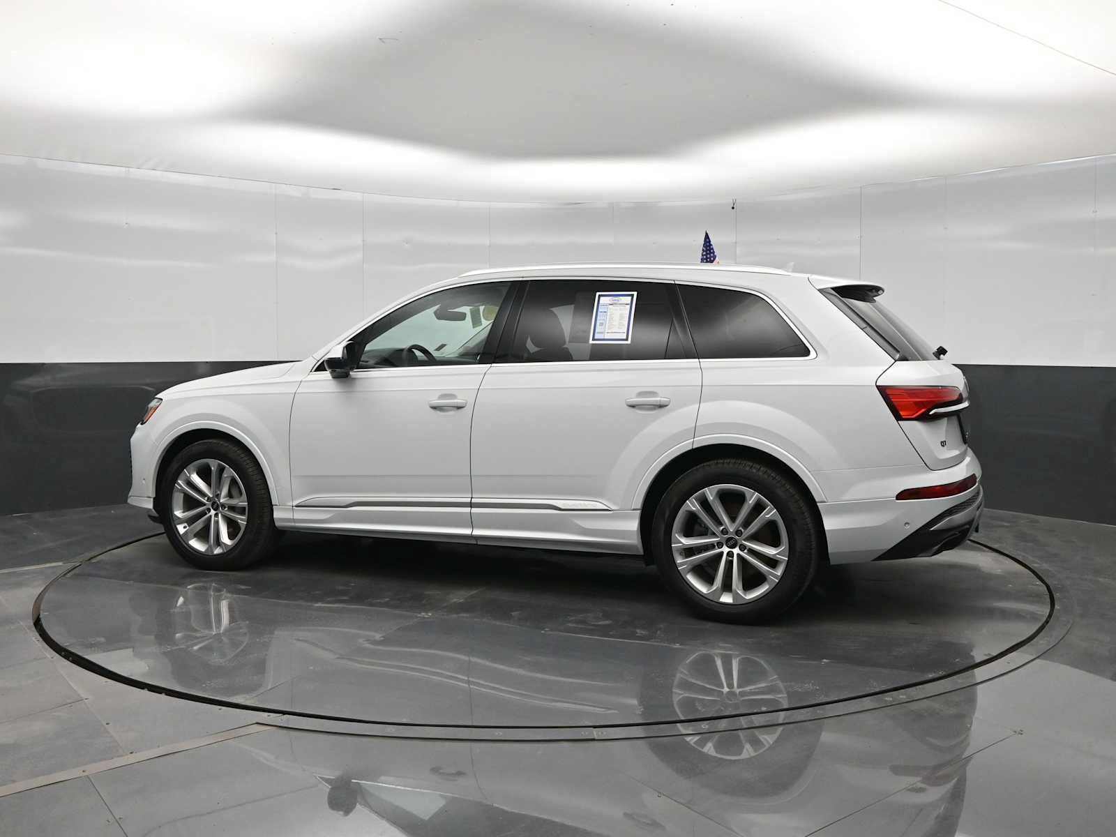 Used 2025 Audi Q7 3.0T Prestige w/ Prestige Package AWD/4WD image 5