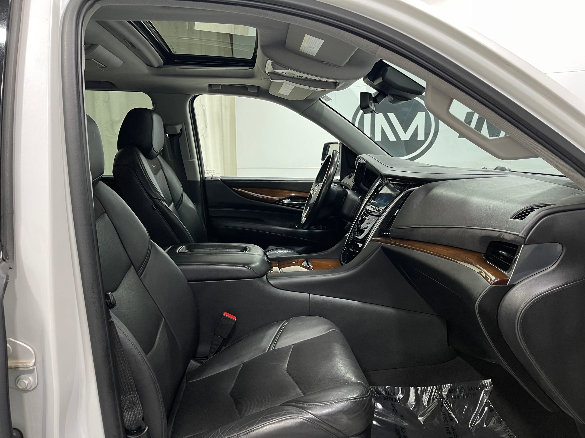 Used 2020 Cadillac Escalade ESV Premium Luxury AWD/4WD image 34