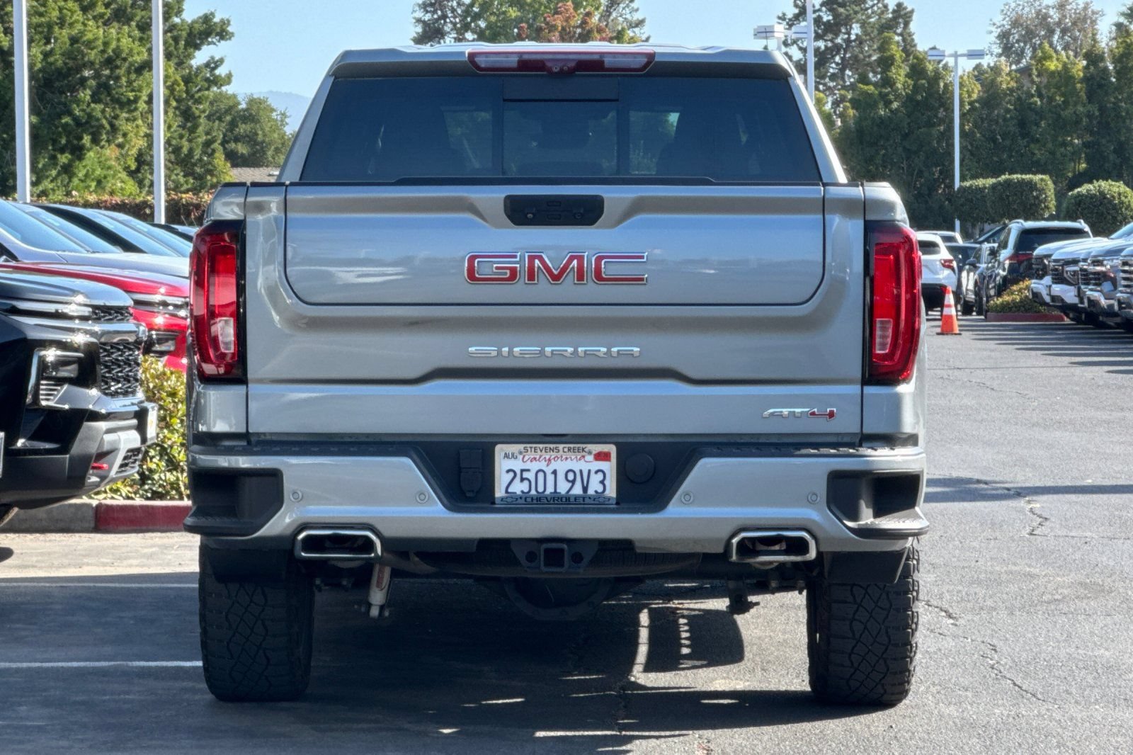 Used 2023 GMC Sierra 1500 AT4 w/ AT4 Premium Package AWD/4WD image 6