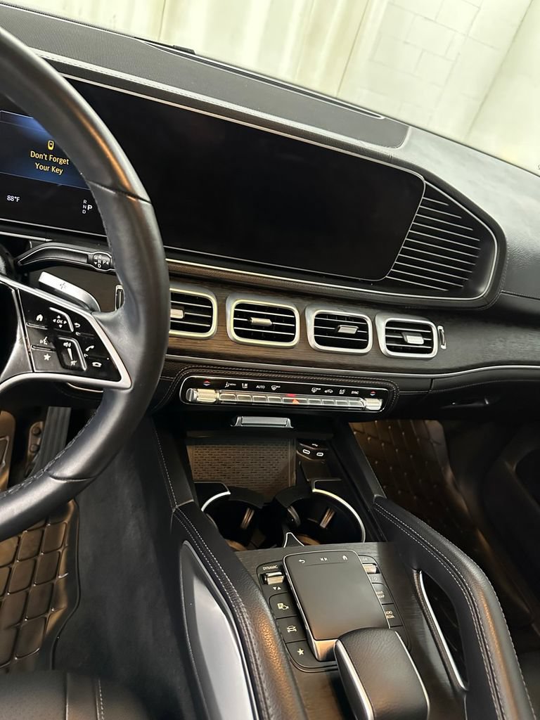 Used 2024 Mercedes-Benz GLE 450 4MATIC w/ AMG Line Exterior image 16