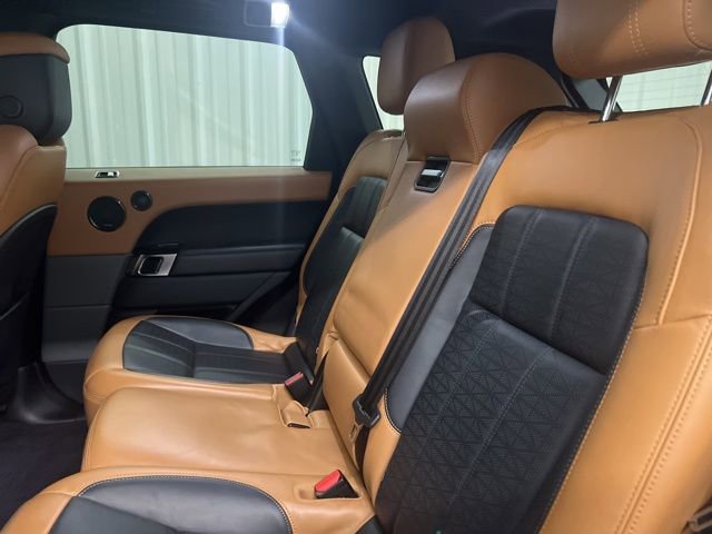 Used 2018 Land Rover Range Rover Sport HSE Dynamic image 15