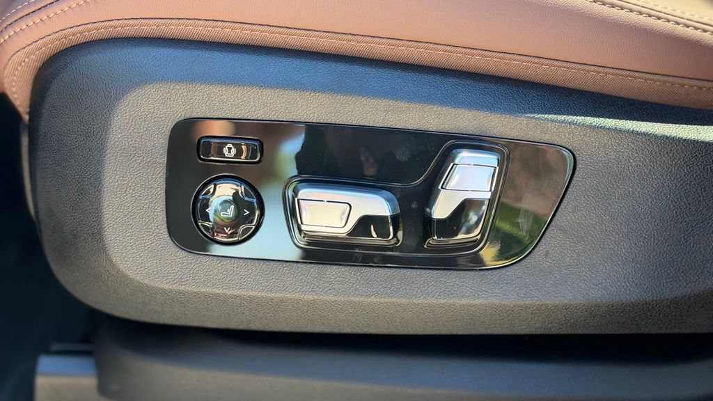 New 2027 BMW X7 M60i AWD/4WD image 16